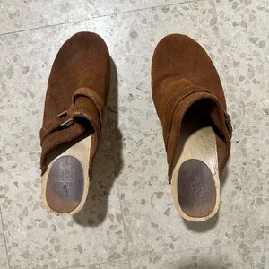Gap Suede clogs size 41/10